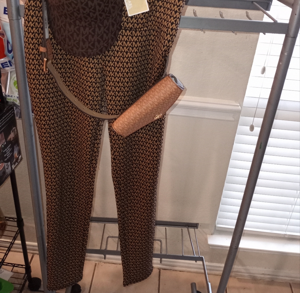 MICHAEL KORS LEGGINGS HAT AND BELT BAG